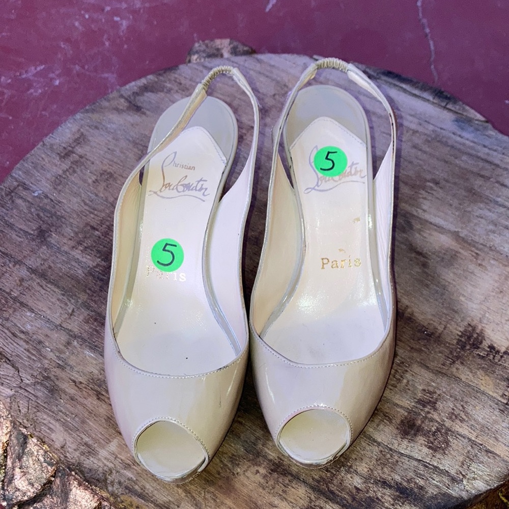 Vintage Christian Louboutin nude pump